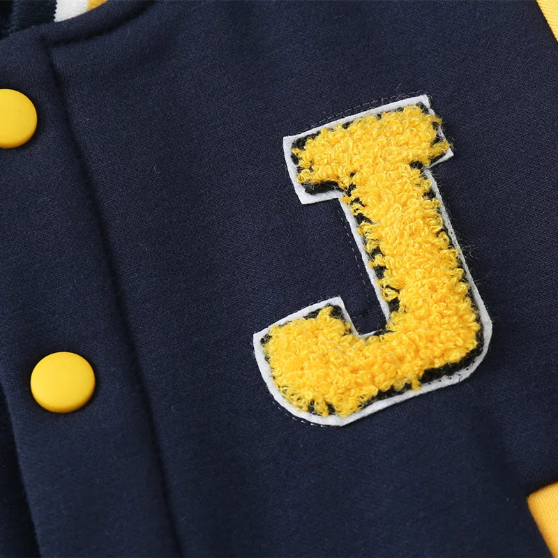 Chaqueta de béisbol estilo universitario para niños de 2 a 7 años.
