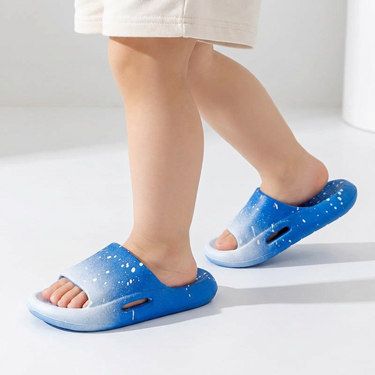 Gradient Kids Slippers – Boys & Girls (Ages 3–12)