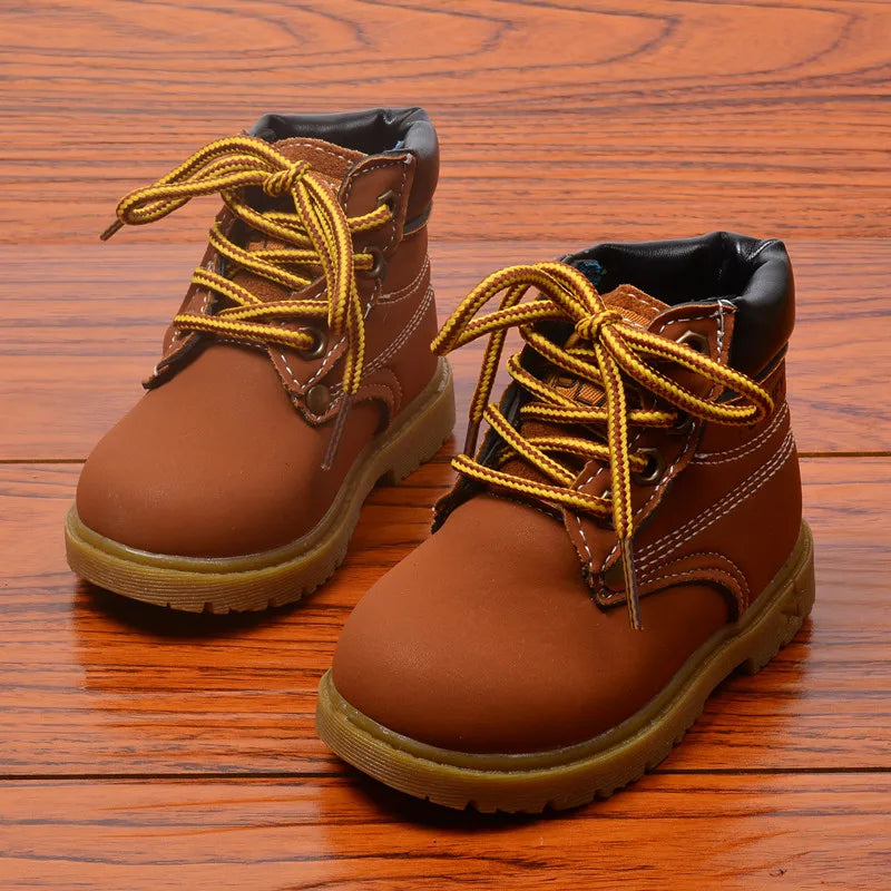 Botas con suela de tacos y cordones para niños Multivariante 
