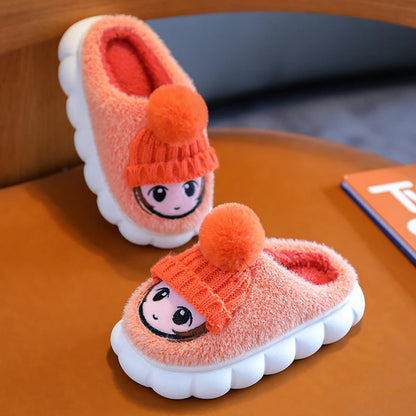 Pantuflas cálidas de dibujos animados para niños en el interior