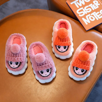 Pantuflas cálidas de dibujos animados para niños en el interior